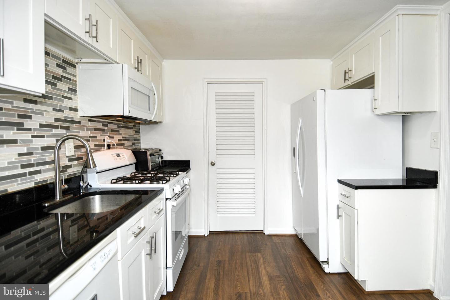 1011 Londonderry Drive photo 11
