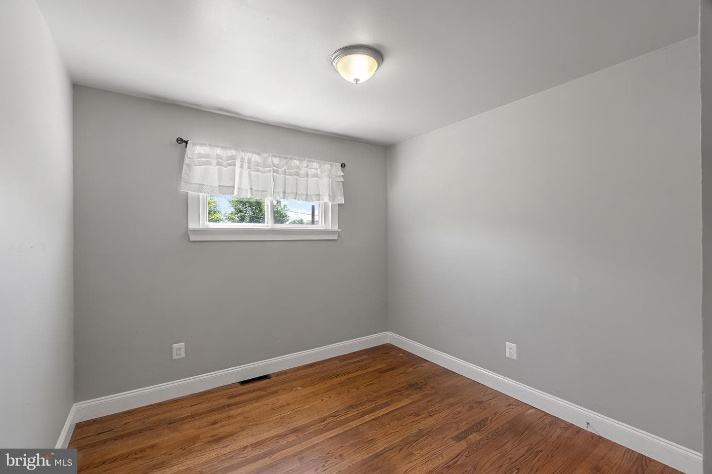 109 Herbert Court photo 23