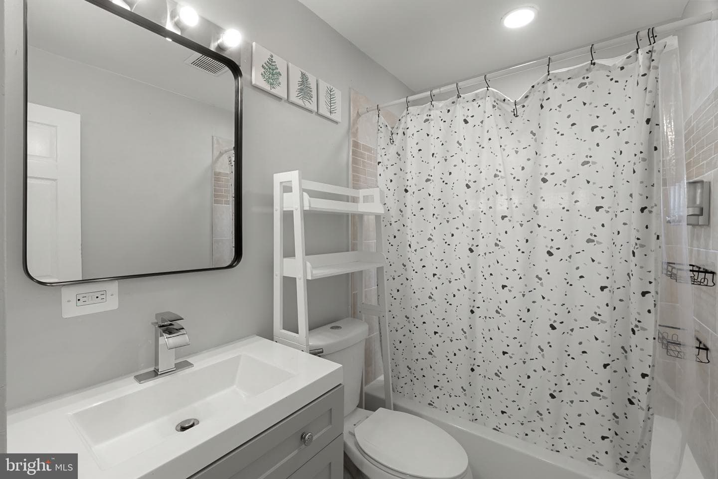 109 Herbert Court photo 26
