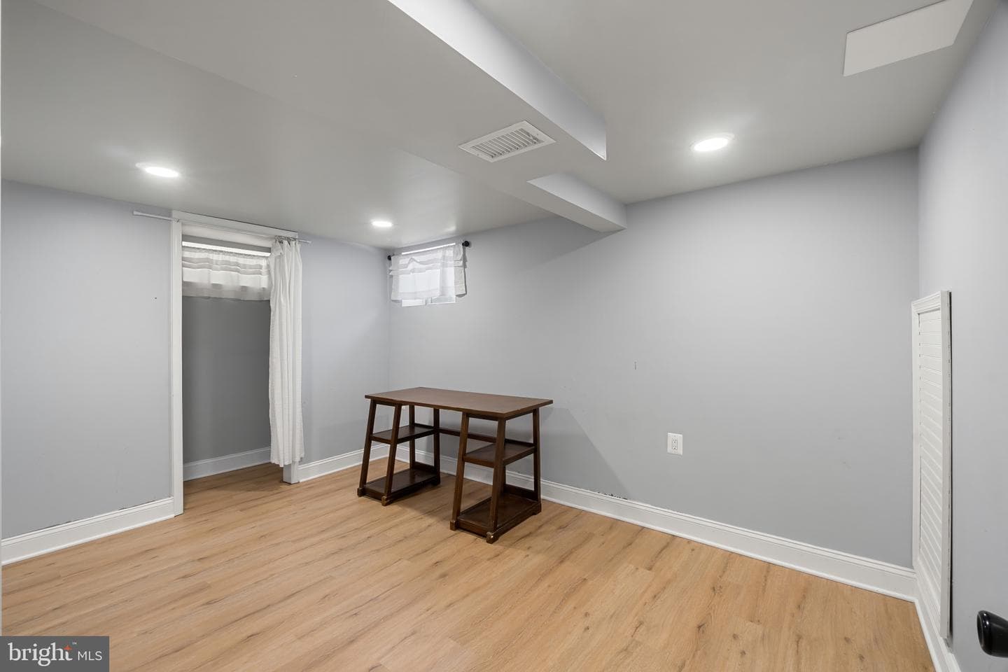 109 Herbert Court photo 34
