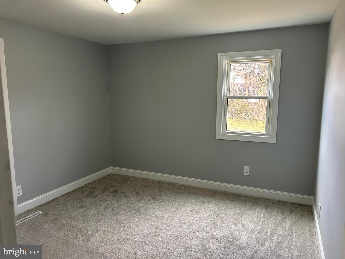 212 Sycamore Road photo 11