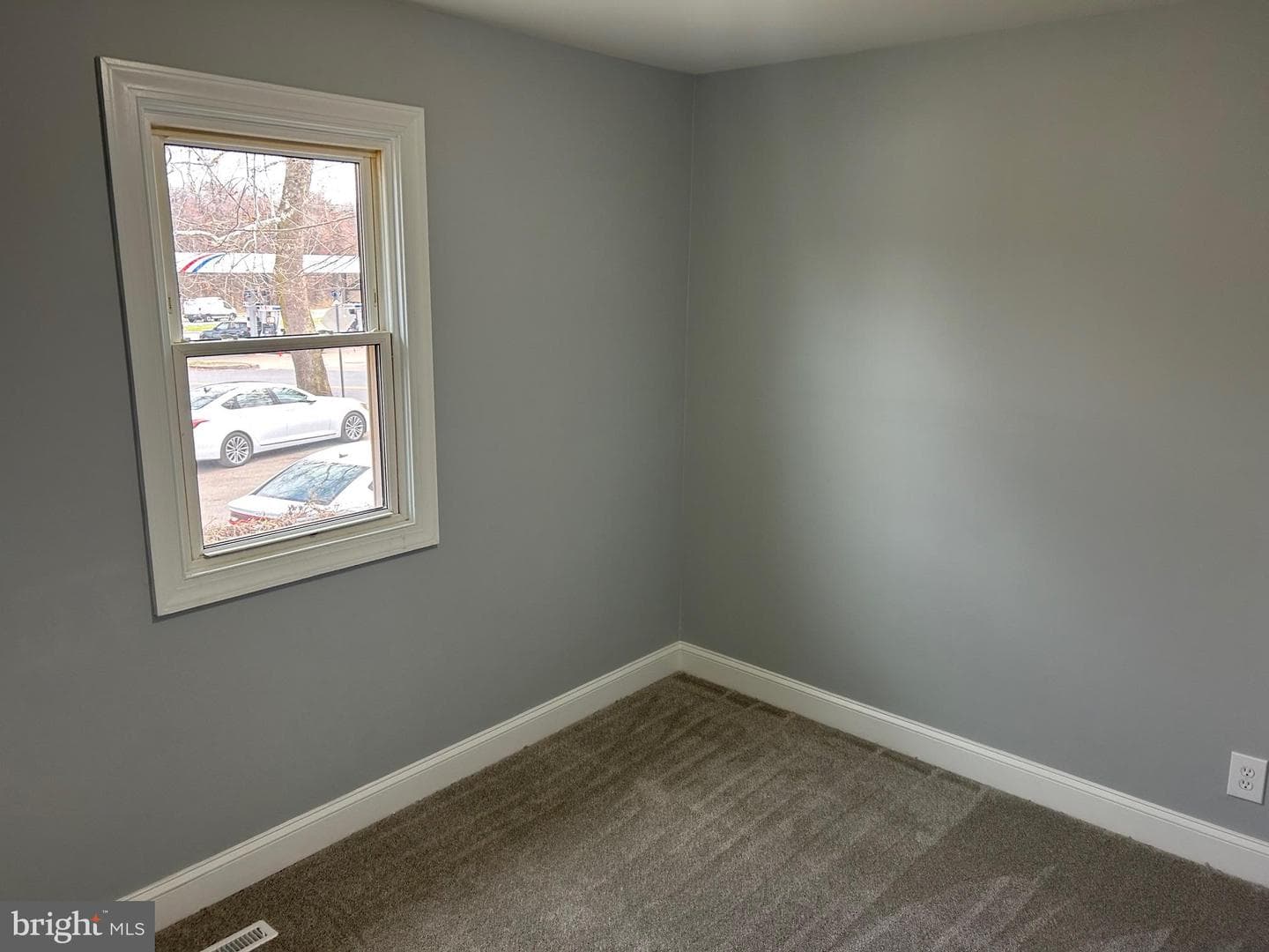 212 Sycamore Road photo 9