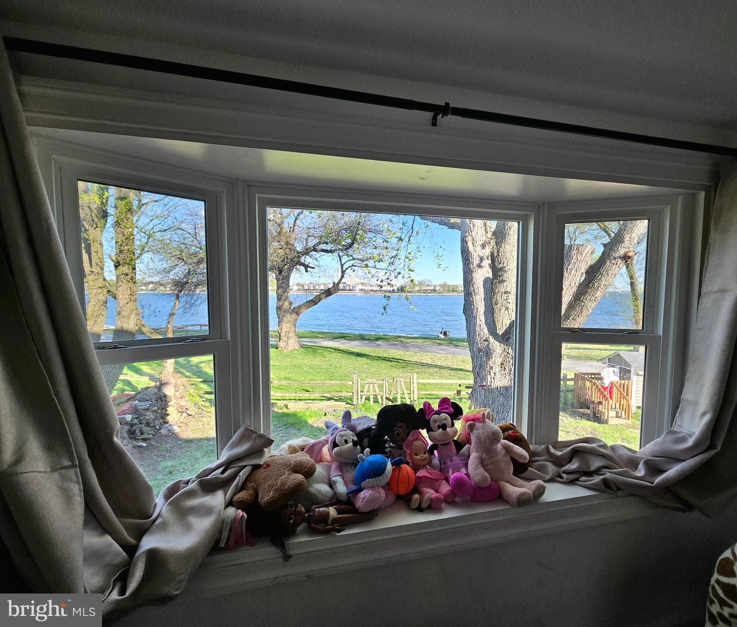 208 Harlem Road photo 13