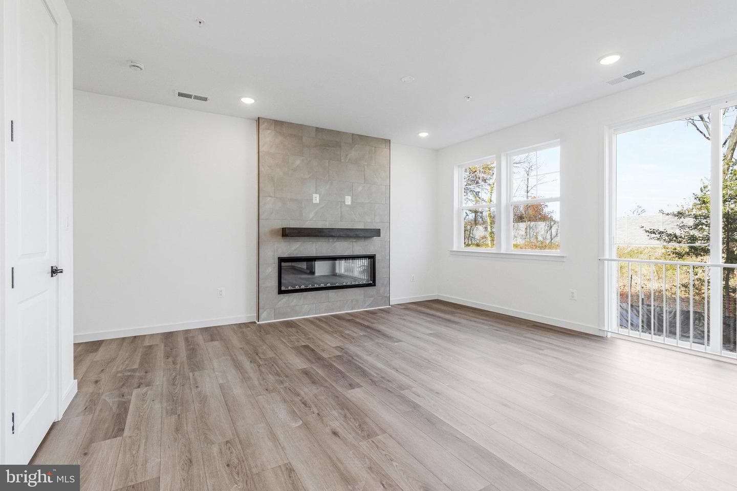 5726 Howard Drive photo 10