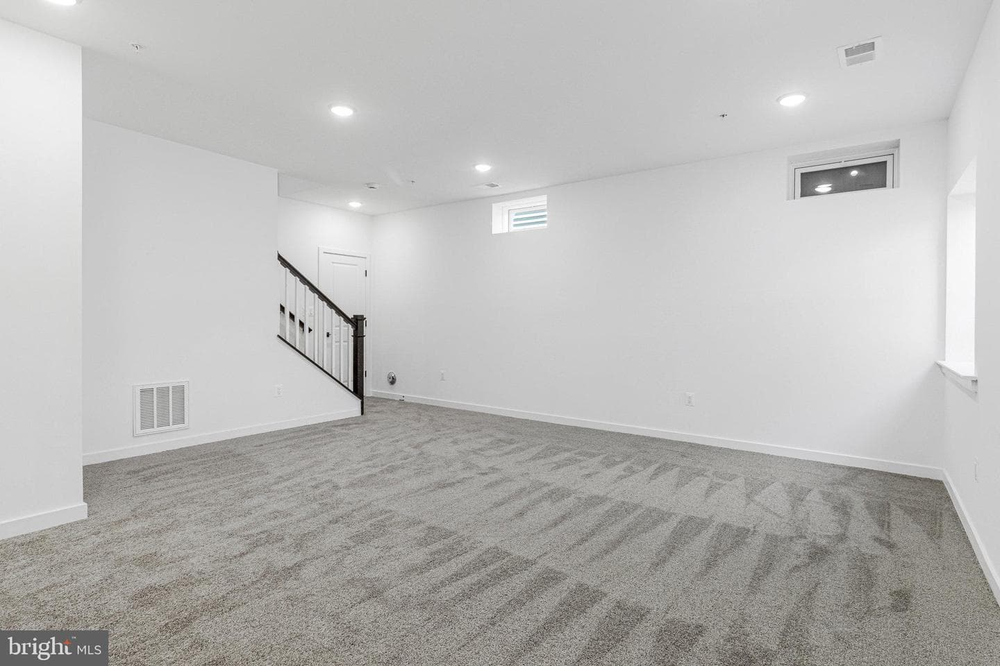 5726 Howard Drive photo 19