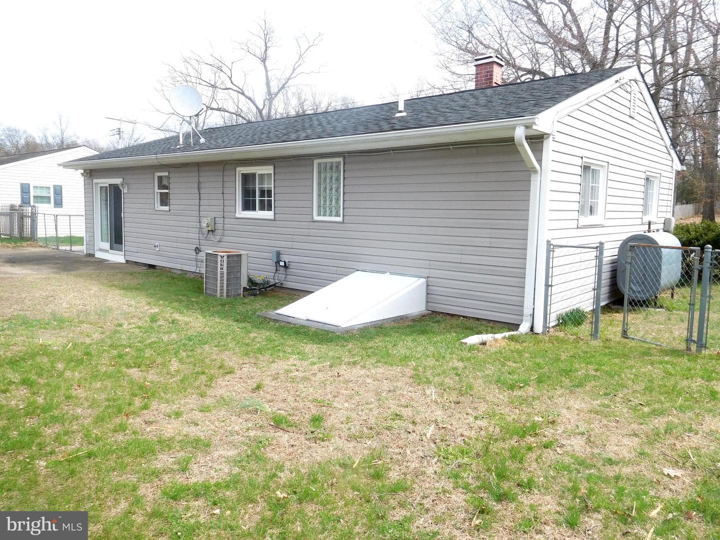 8384 Forest Drive photo 2
