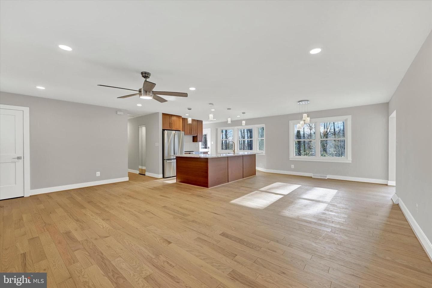 1254 Sheridan Road photo 5