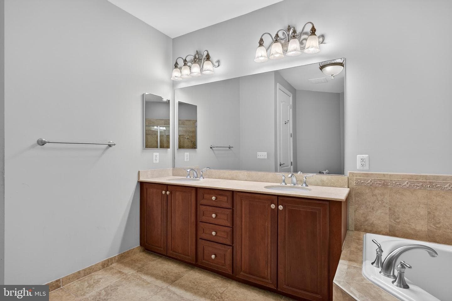 1915 Towne Centre Boulevard #403 photo 32
