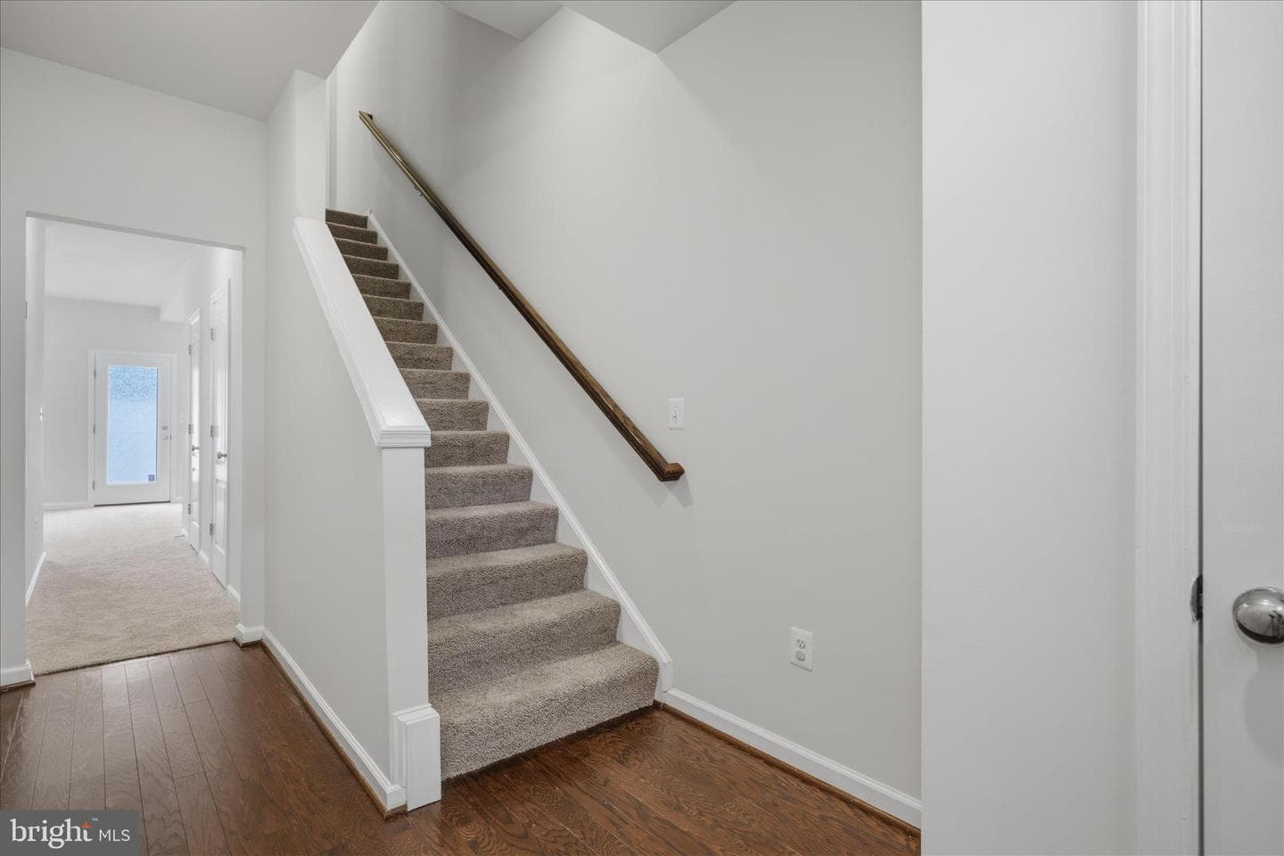 2708 Wessex Circle photo 4