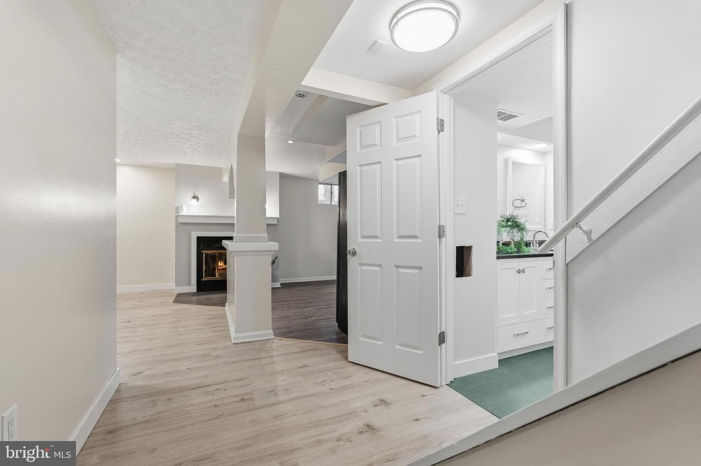 7845 Metacomet Road photo 11