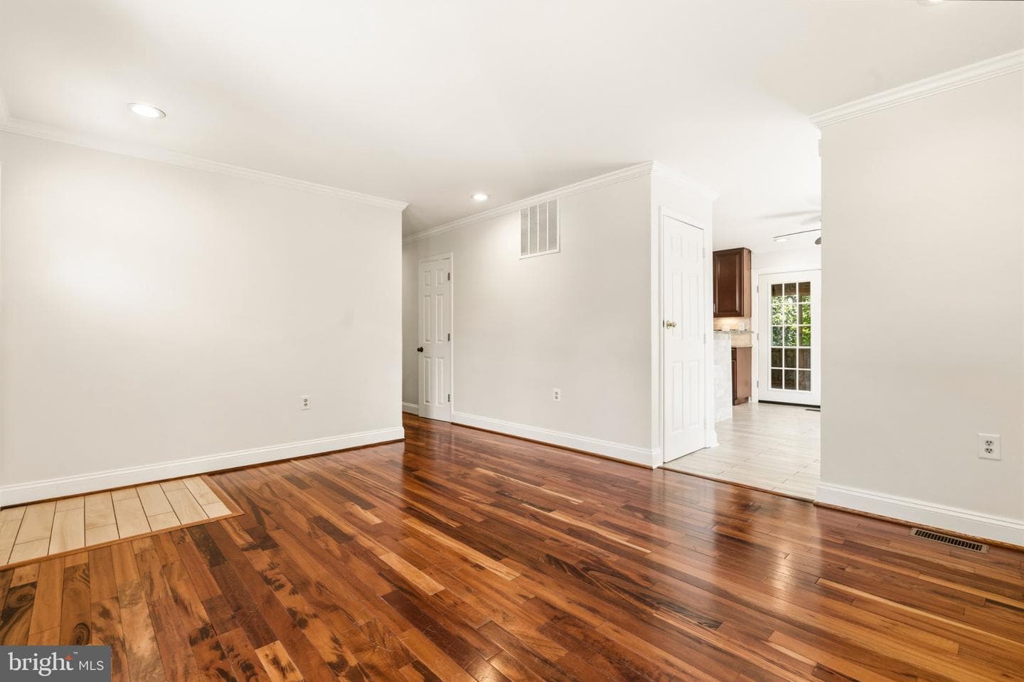 7845 Metacomet Road photo 3