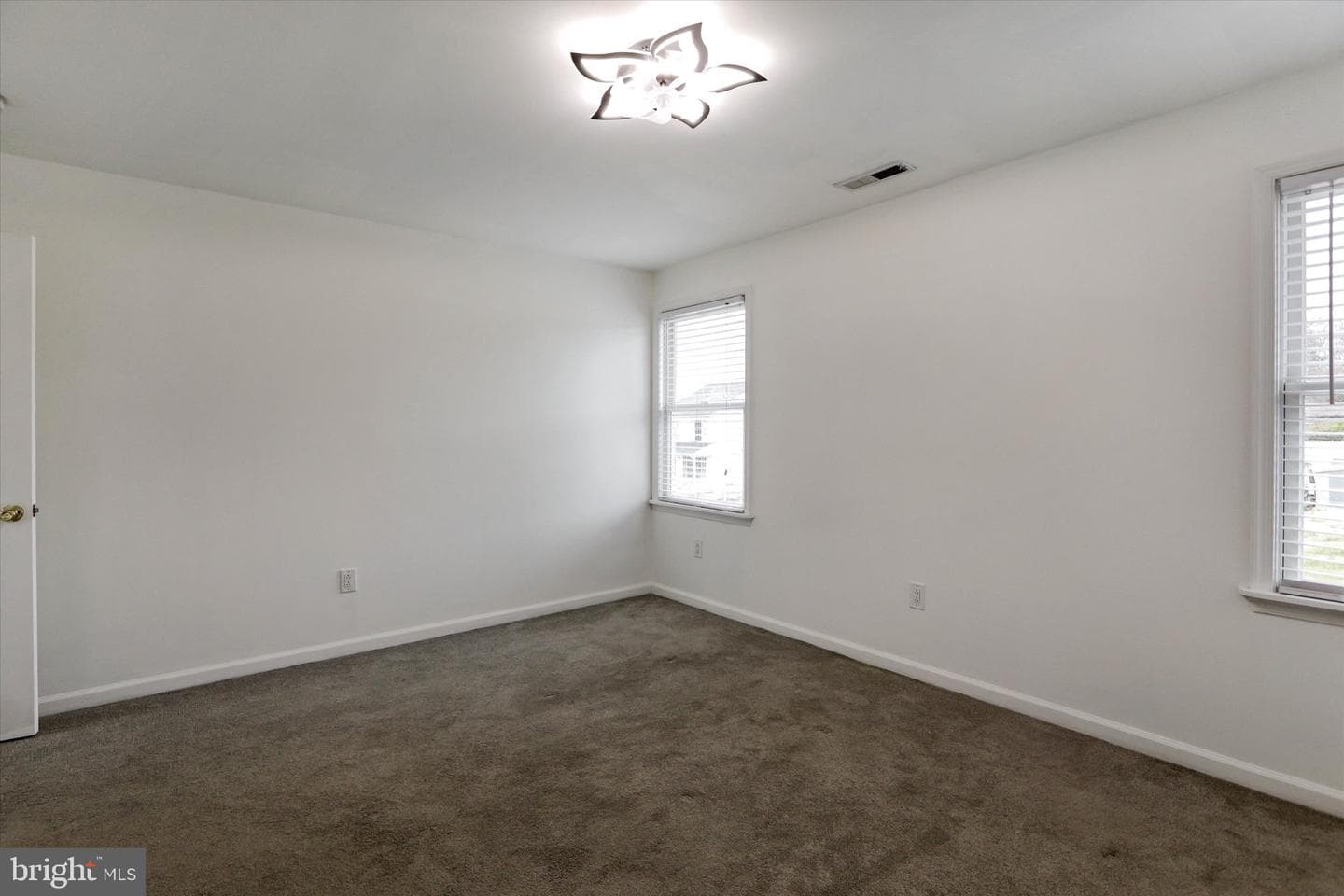 107 Ferndale Avenue photo 31