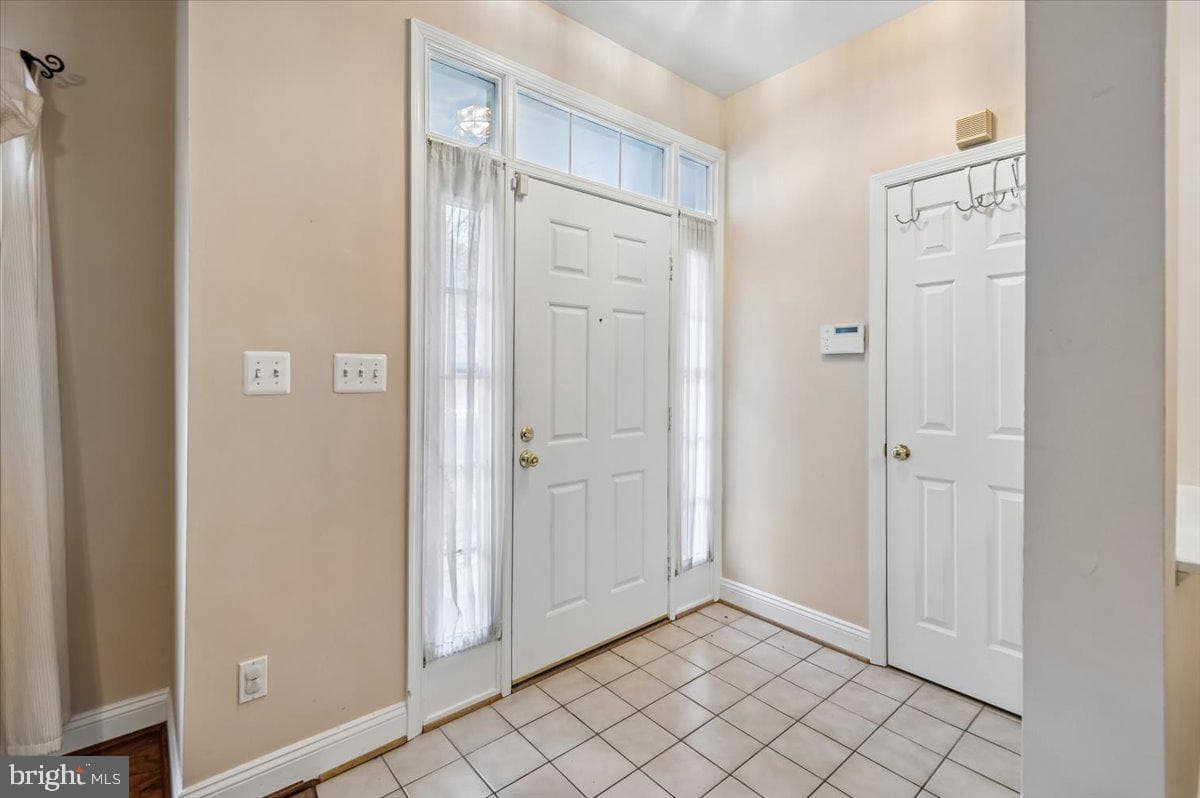807 Oyster Court photo 5