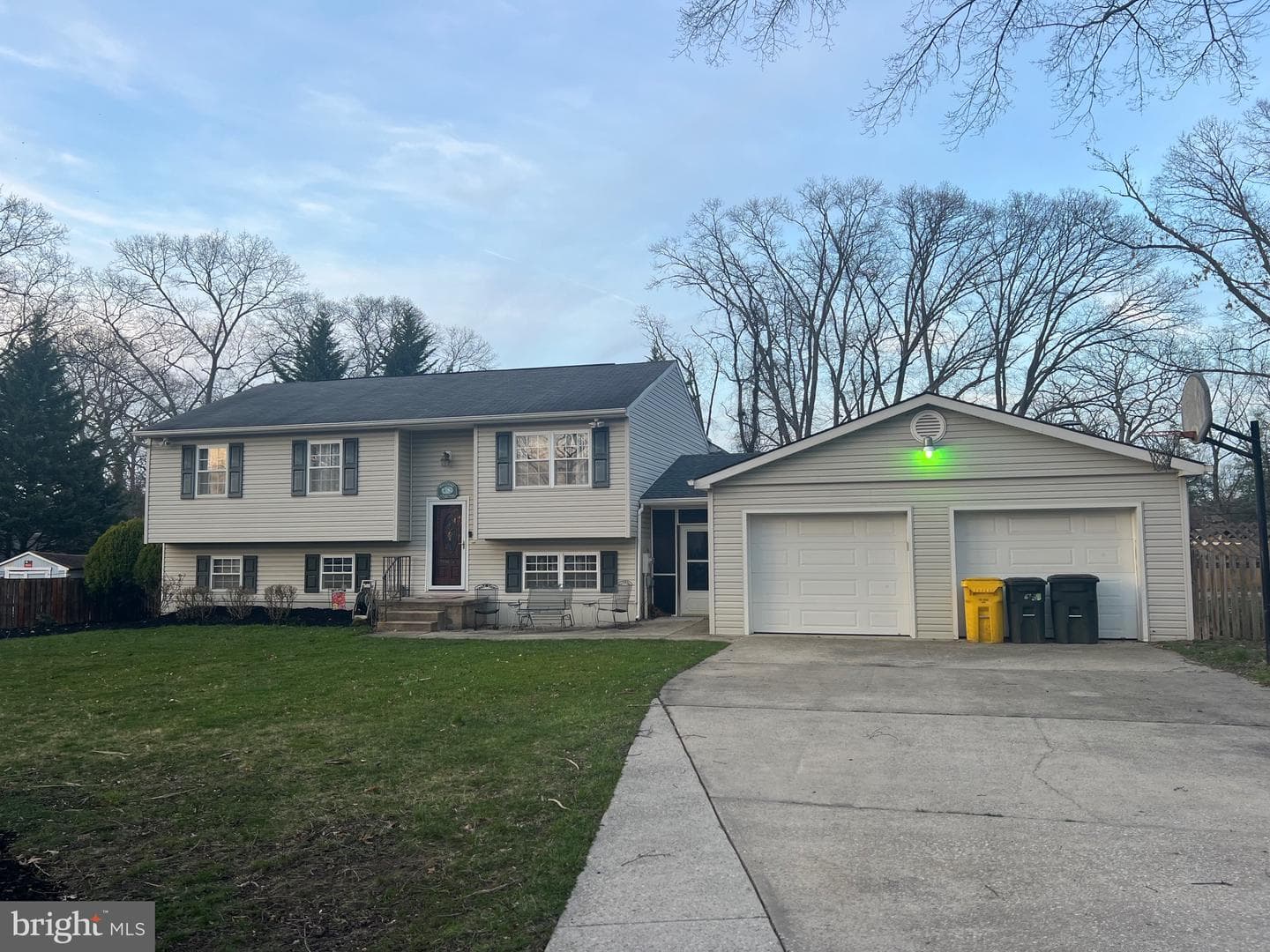 610 Sutton Drive photo 2