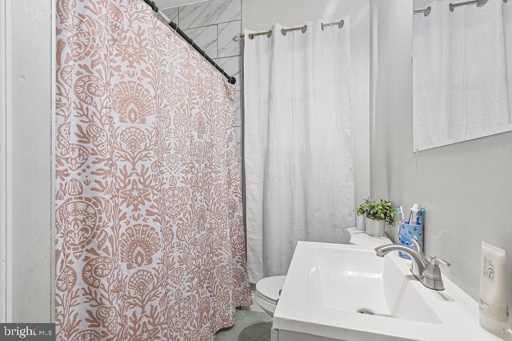 8489 Arbutus Road photo 20