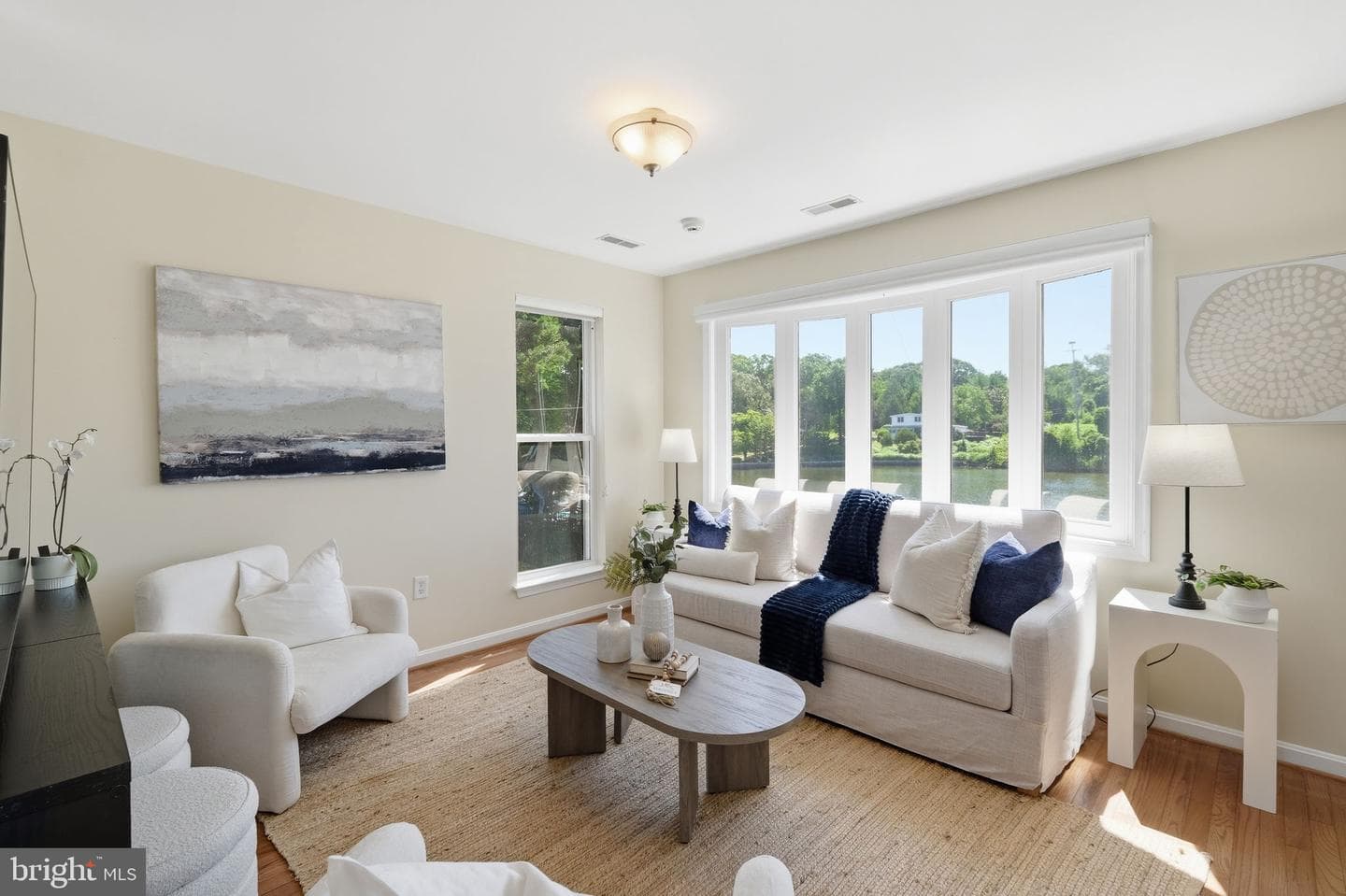 426 Riverside Drive photo 9