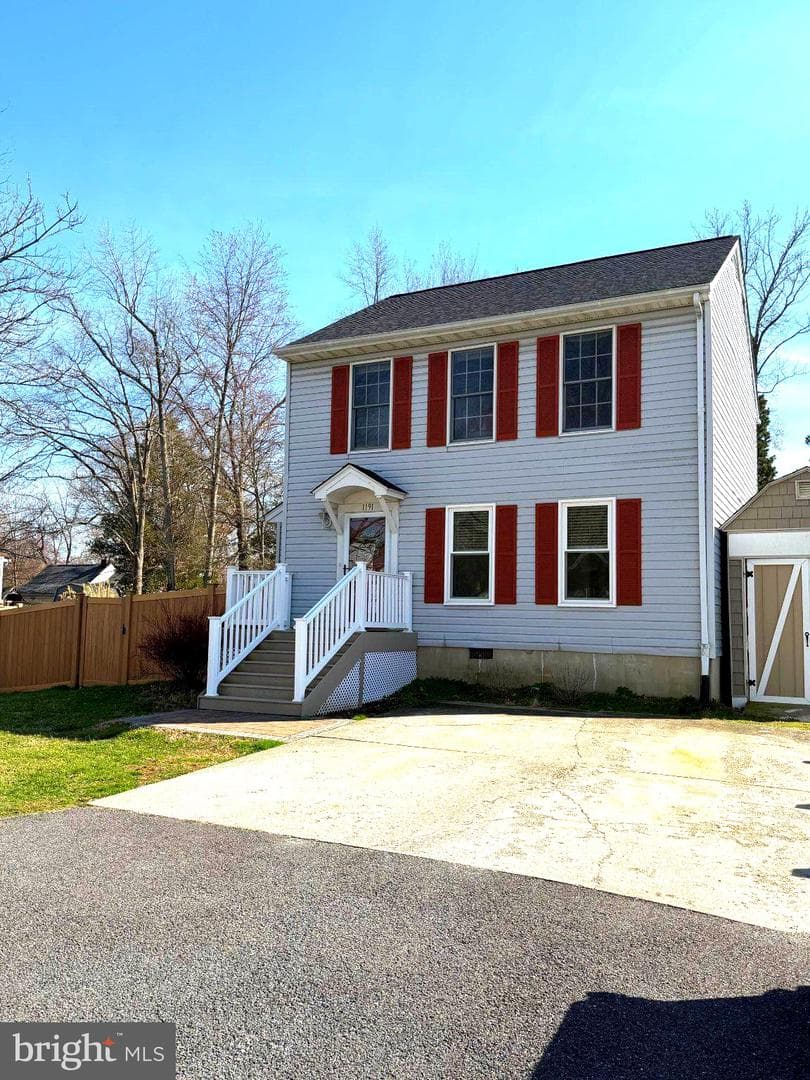 1191 Spruce Avenue photo 2