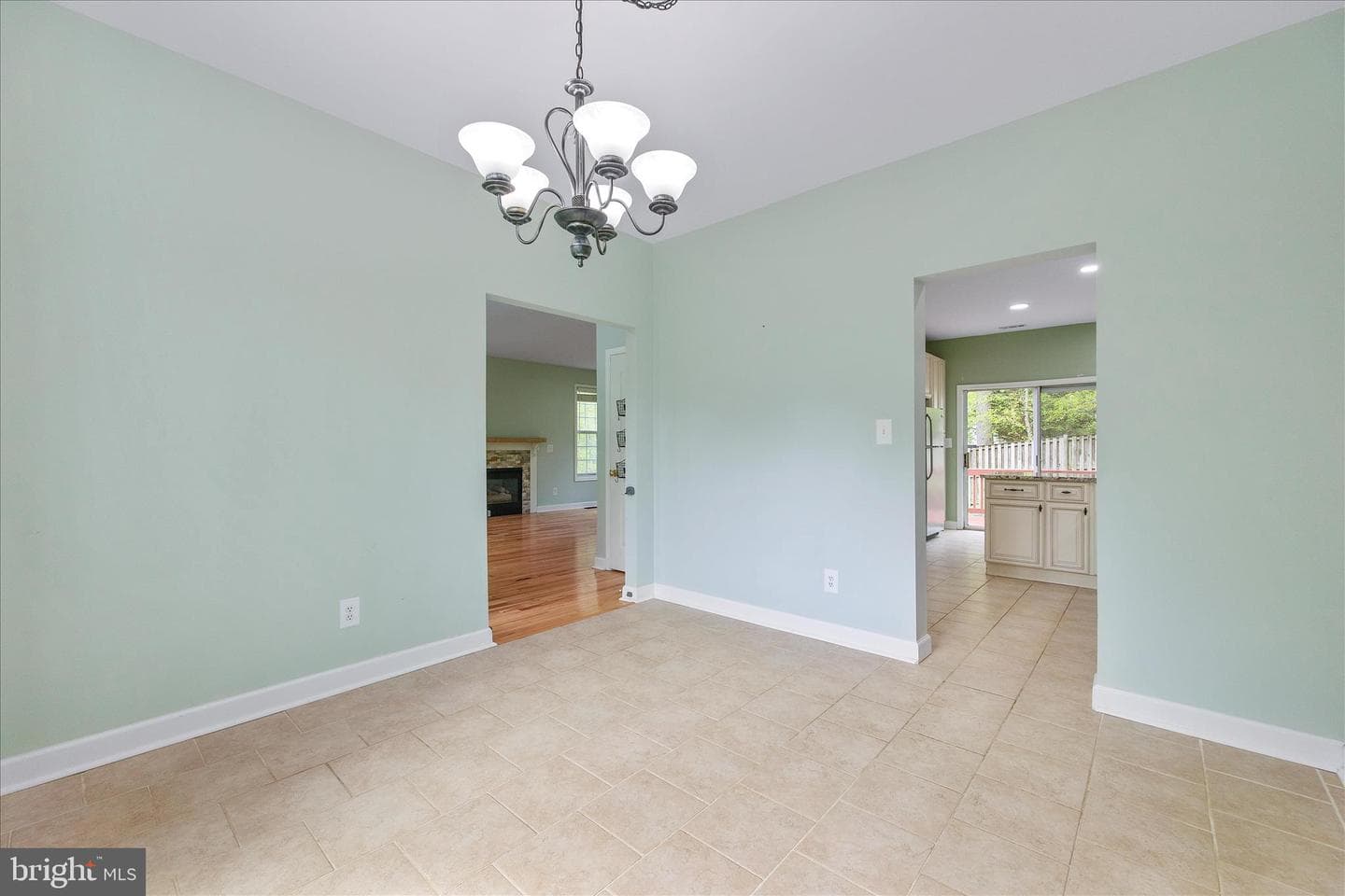 1805 Disney Estates Circle photo 9