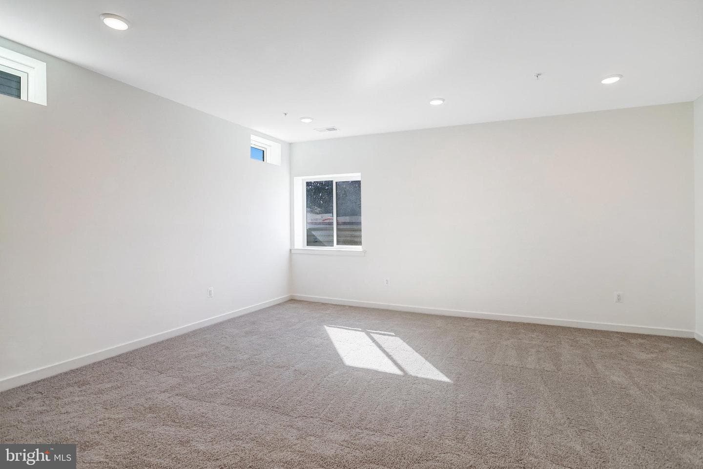 5737 Howard Drive photo 29