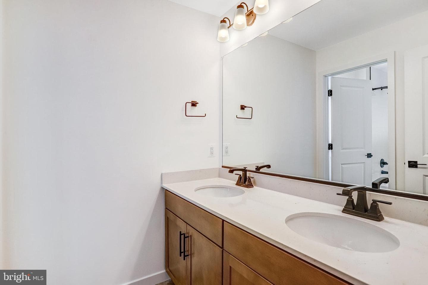 5737 Howard Drive photo 48