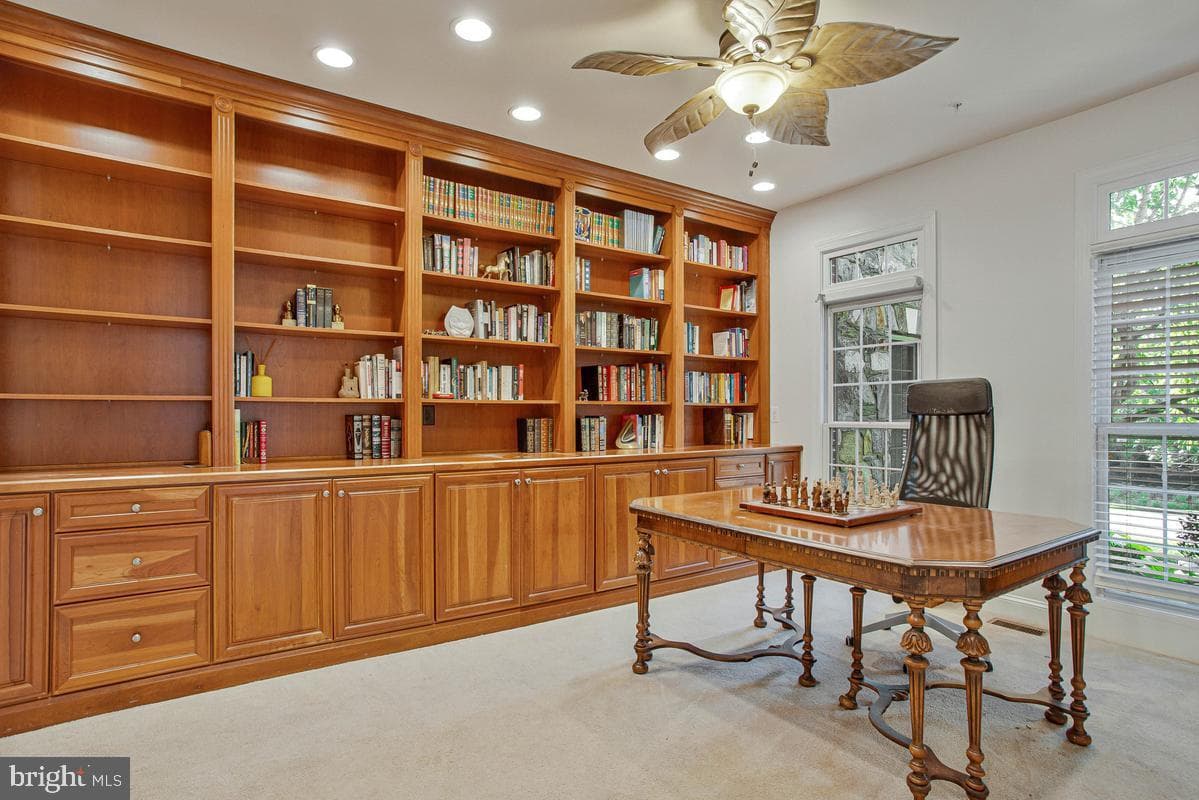 27 Hunting Court photo 15