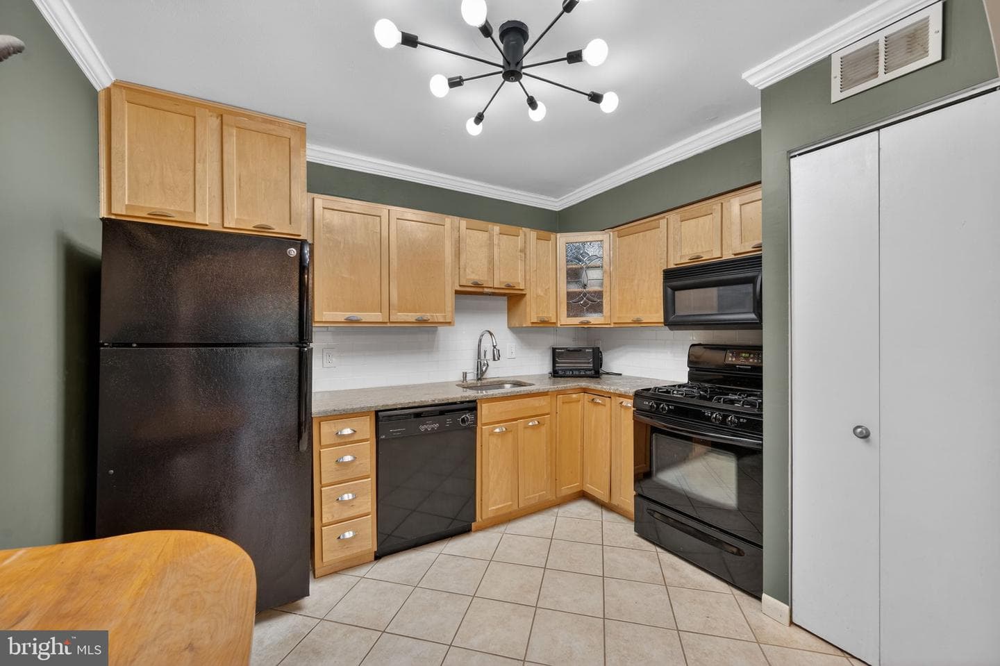 796 Fairview Avenue #796 F photo 4