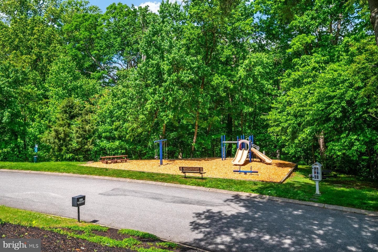 1588 Eaton Way photo 96