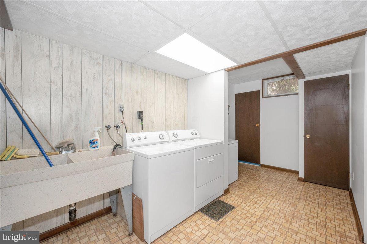 1300 Holliben Road photo 45
