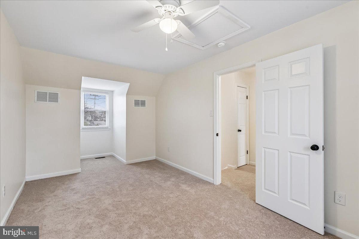 327 Walton Avenue photo 14