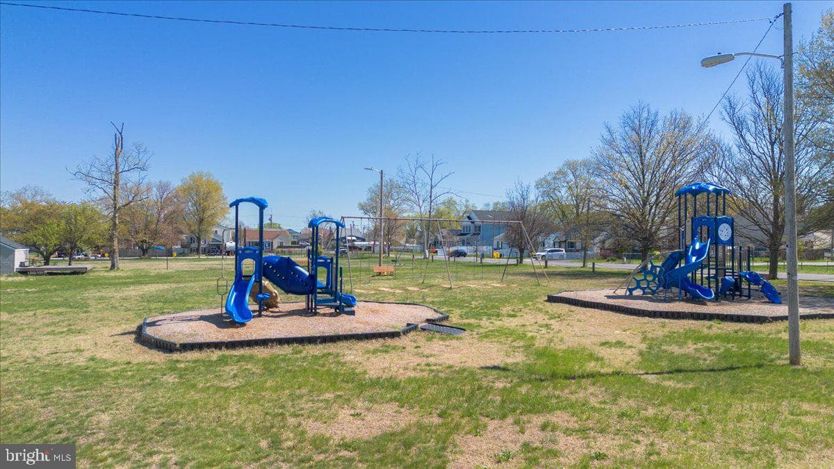 8466 Greenway photo 41