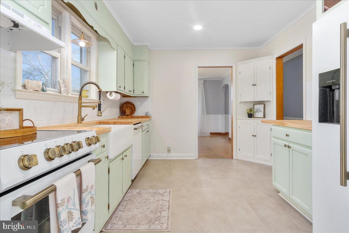 8466 Greenway photo 5