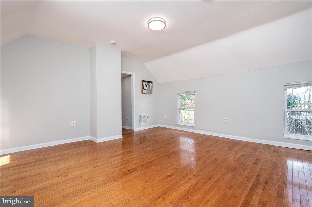 626 Clark Avenue photo 26