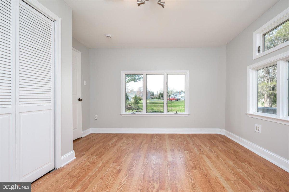 626 Clark Avenue photo 27