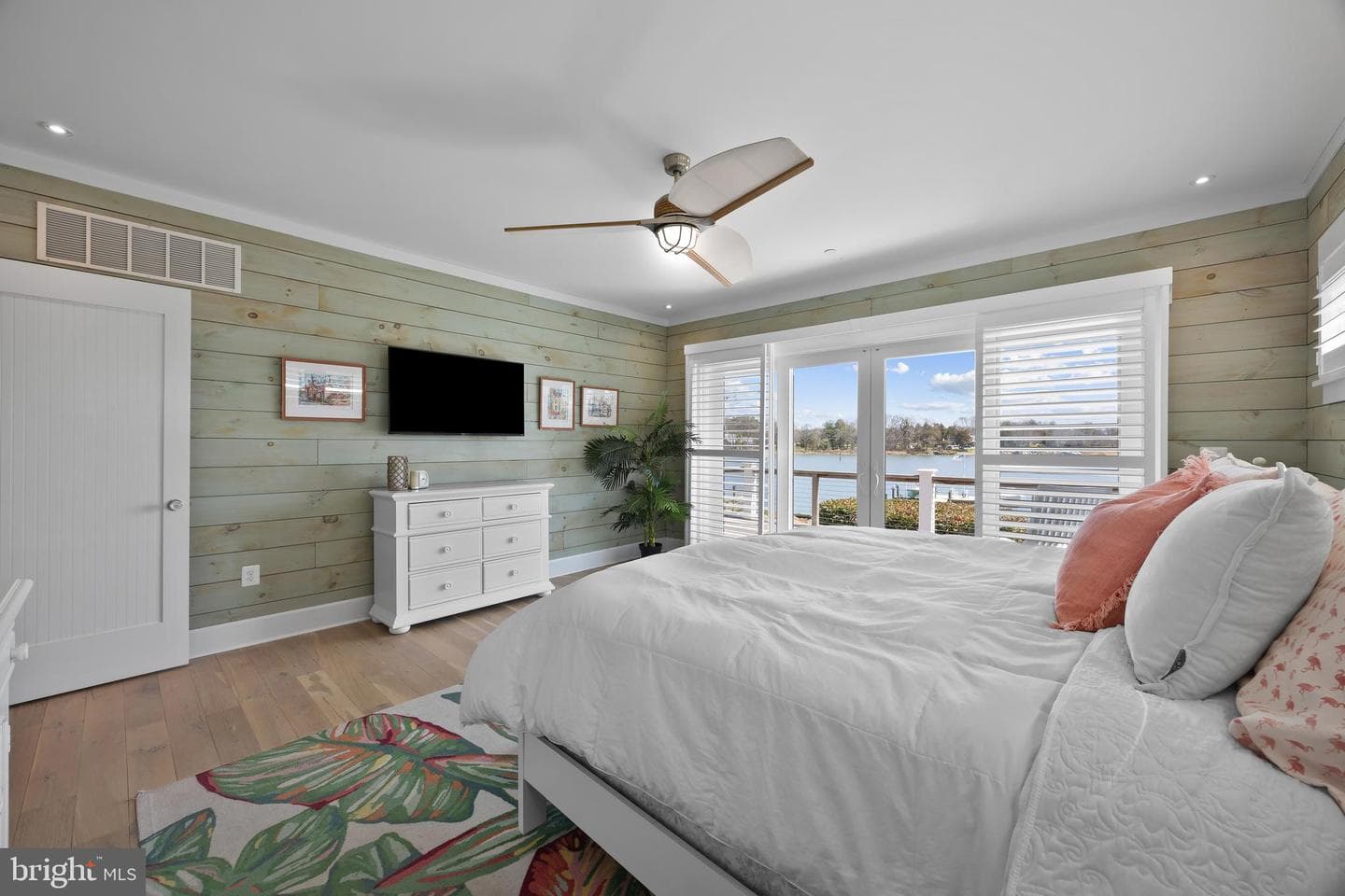 1787 Beachfield Road photo 20