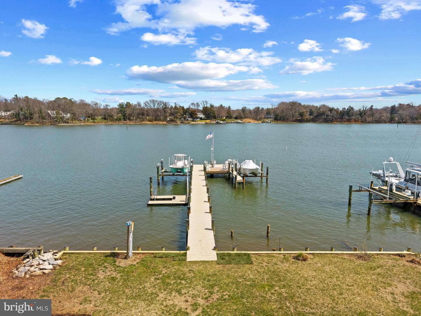 1787 Beachfield Road photo 4