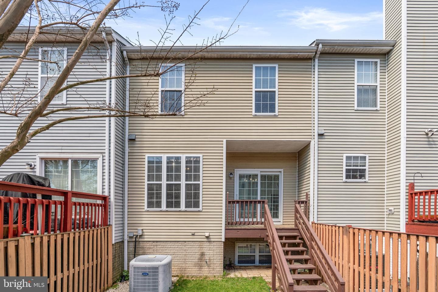 2404 Sandwich Court photo 40