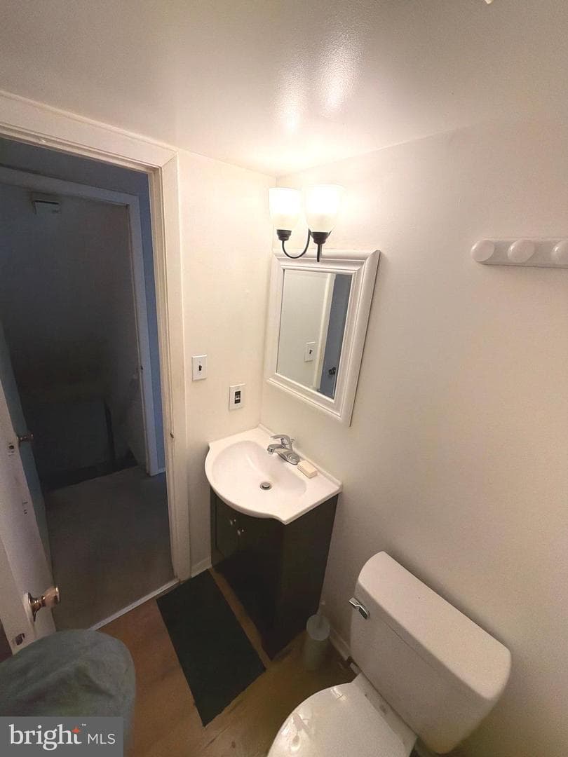 427 Hardmoore Court photo 9
