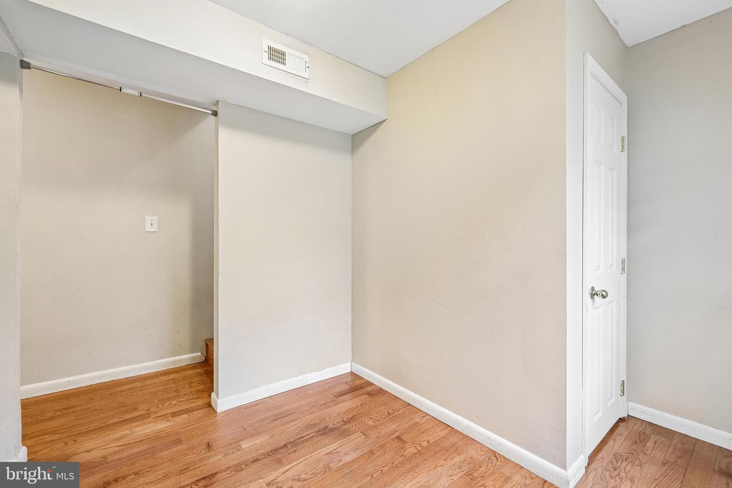 496 Bruce Avenue photo 19