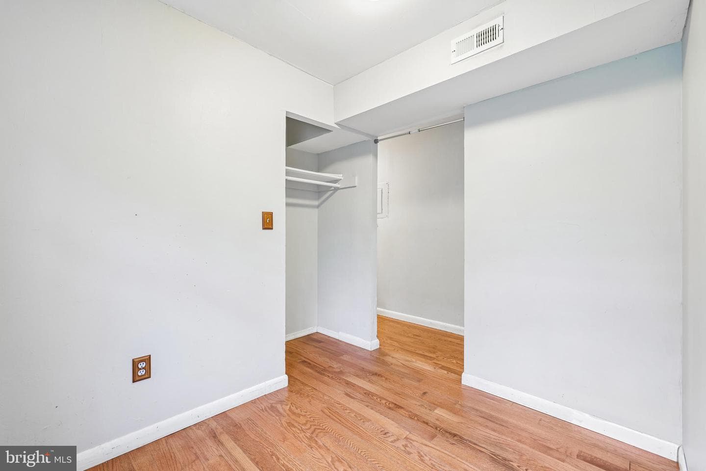 496 Bruce Avenue photo 20
