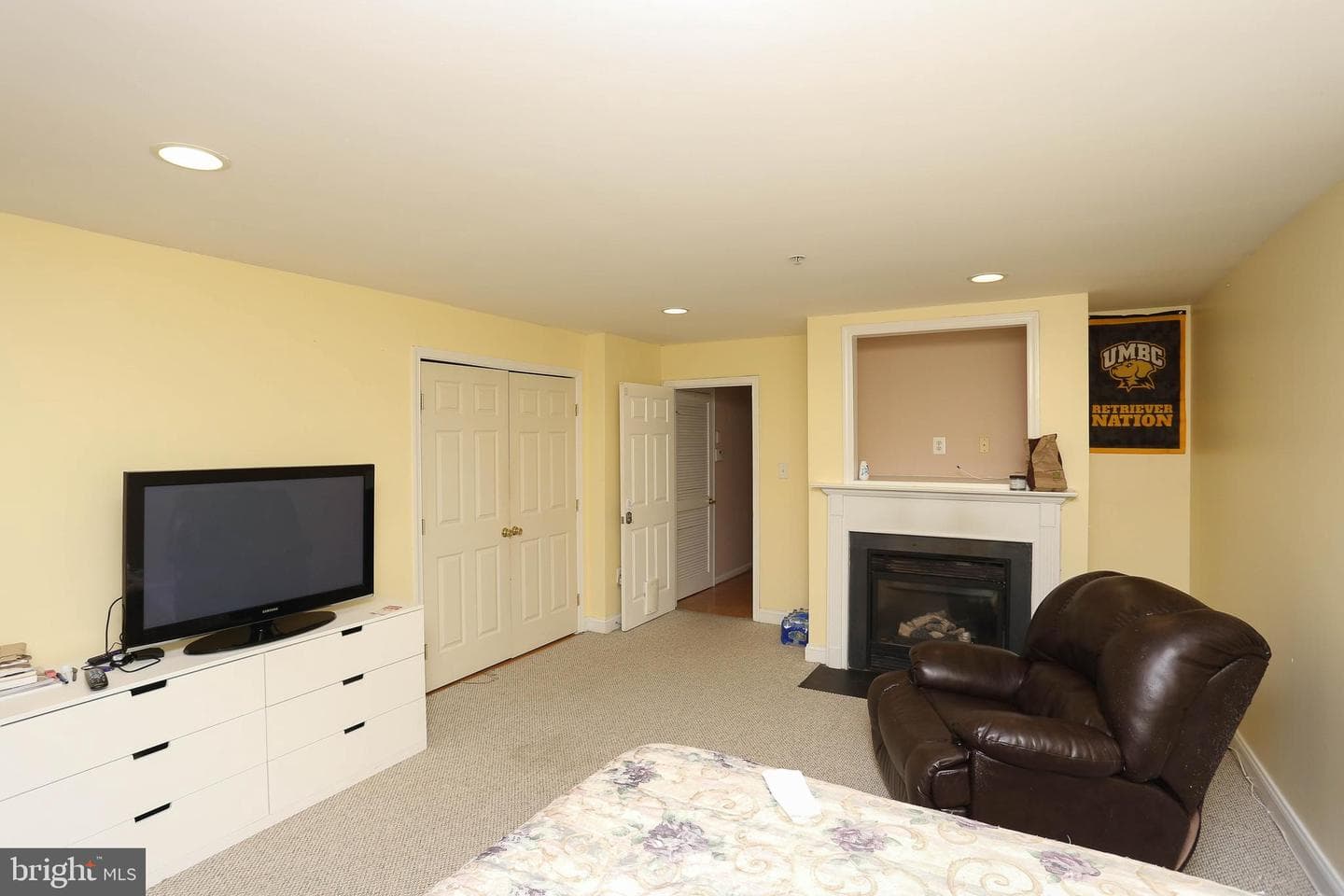 8023 Apple Valley Drive photo 9
