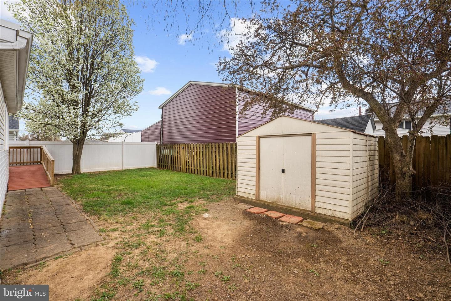 631 Cresswell Road photo 44