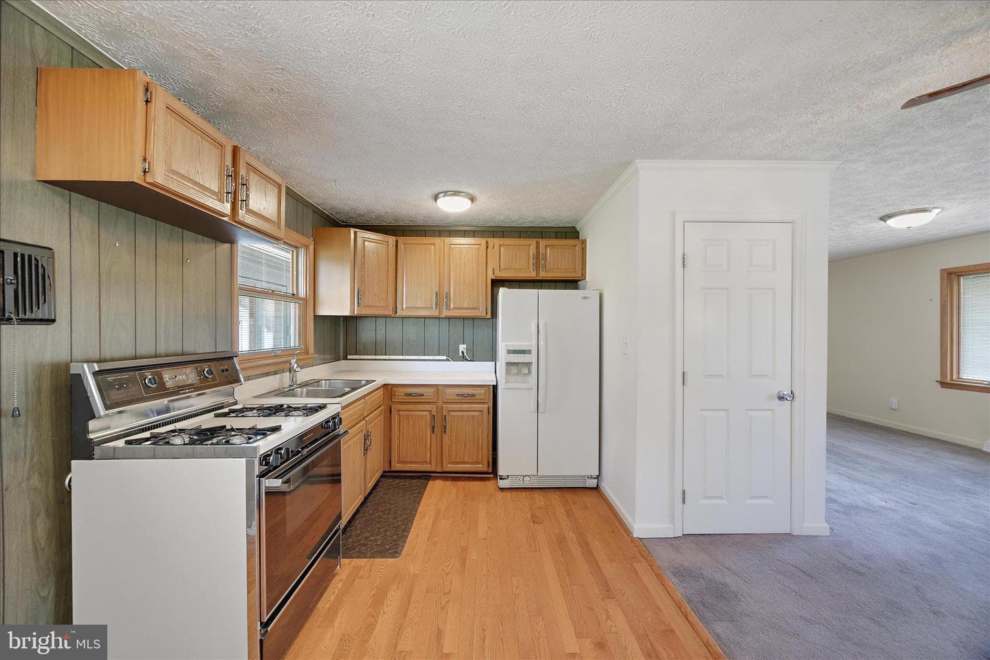 1015 Phillip Drive photo 7