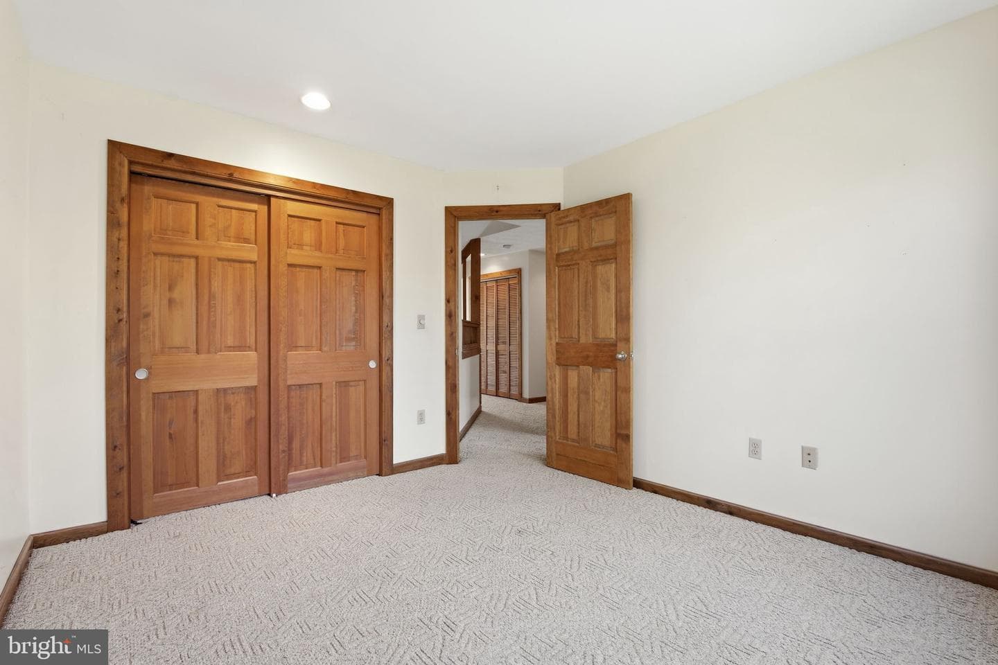 260 Grays Road photo 29