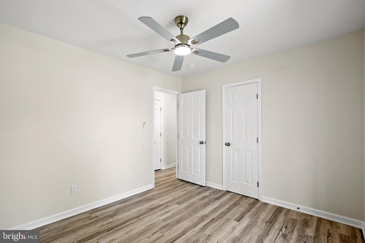 5606 Bay Breeze Court photo 16