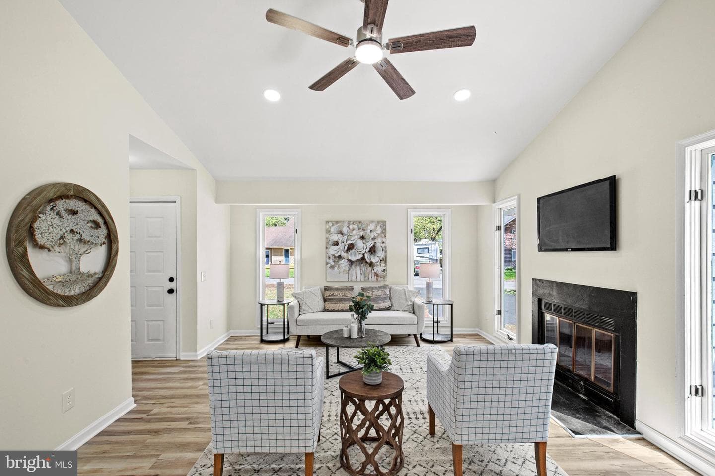 5606 Bay Breeze Court photo 7