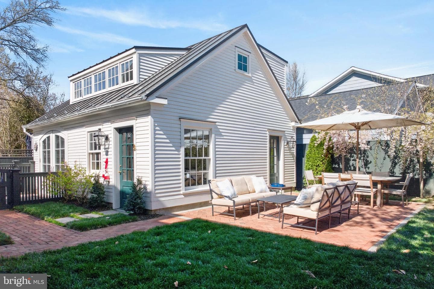 313 Washington Street photo 106