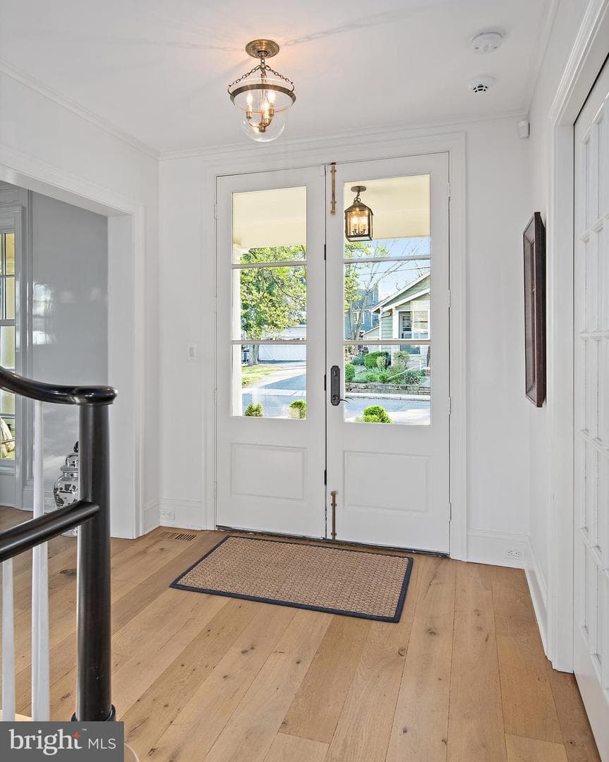 313 Washington Street photo 17