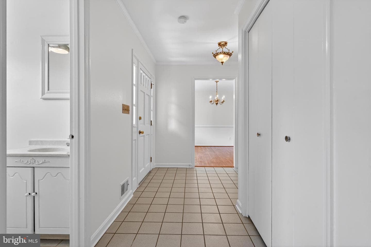 700 N Holly Drive photo 13