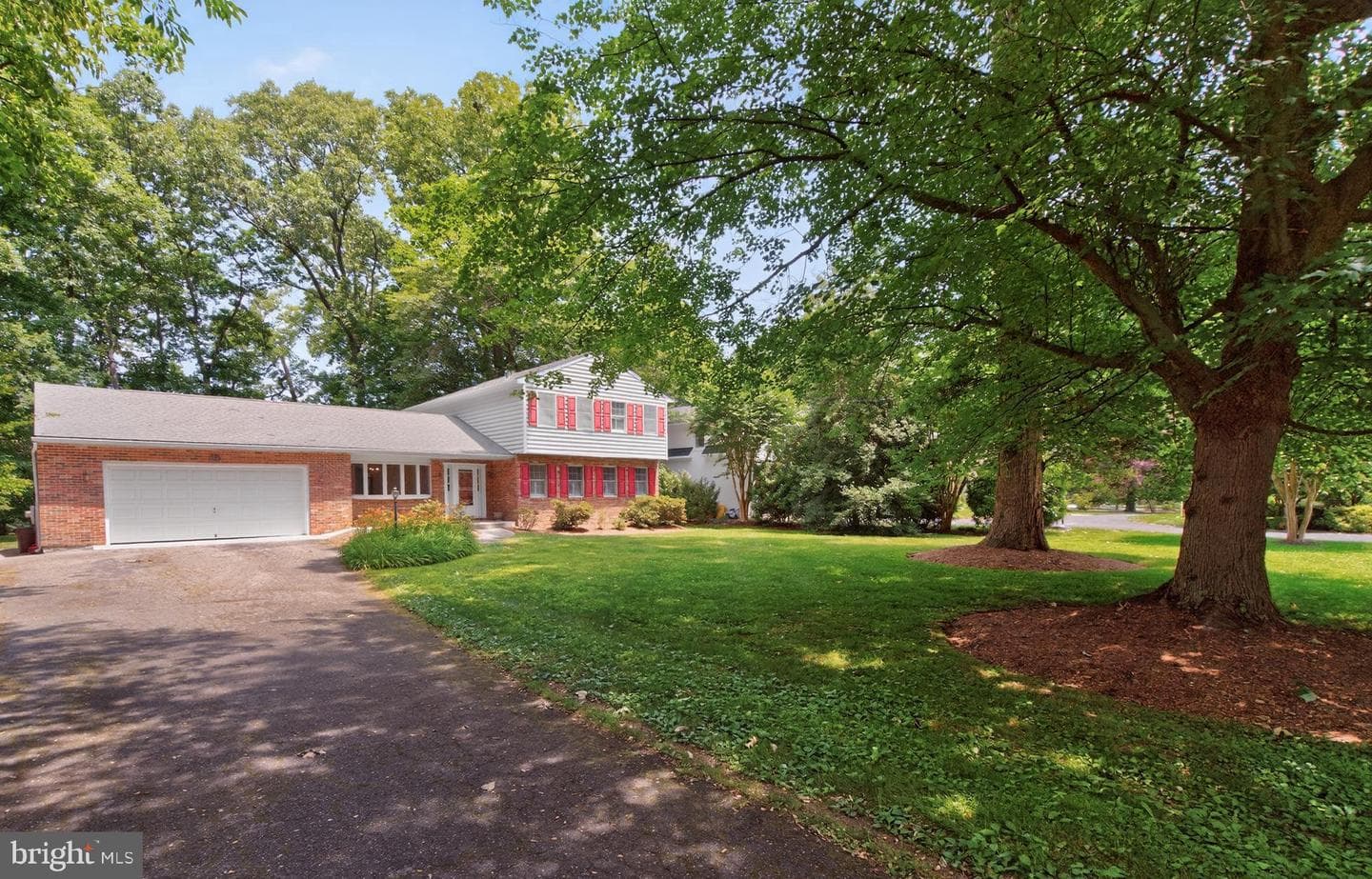 700 N Holly Drive photo 40