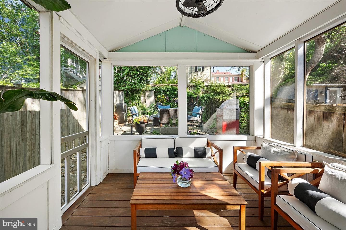 90 Charles Street photo 43